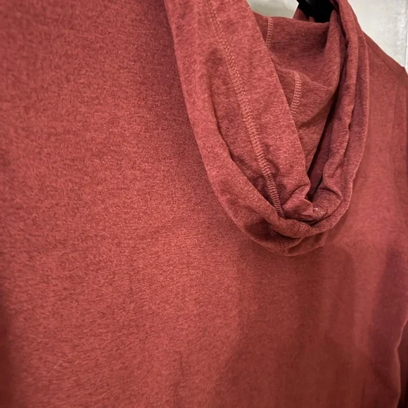 Vuori NWOT Halo Performance
Zip Up Hoody 2.0 Lightweight
DreamKnit Fabric Sz M - Picture 5 of 5